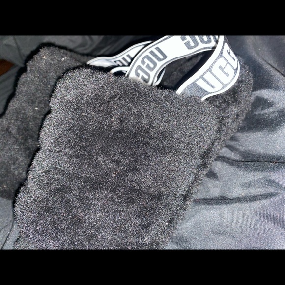 UGG FLUFF YEAH Slippers! - Picture 9 of 9